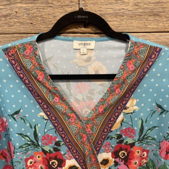 Umgee Women's Teal Floral Wrap Style Blouse Size Small Short Sleeve Loose Fit - Picture 3 of 8